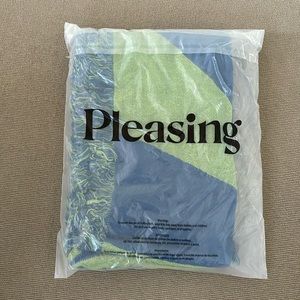 Pleasing blanket NWT